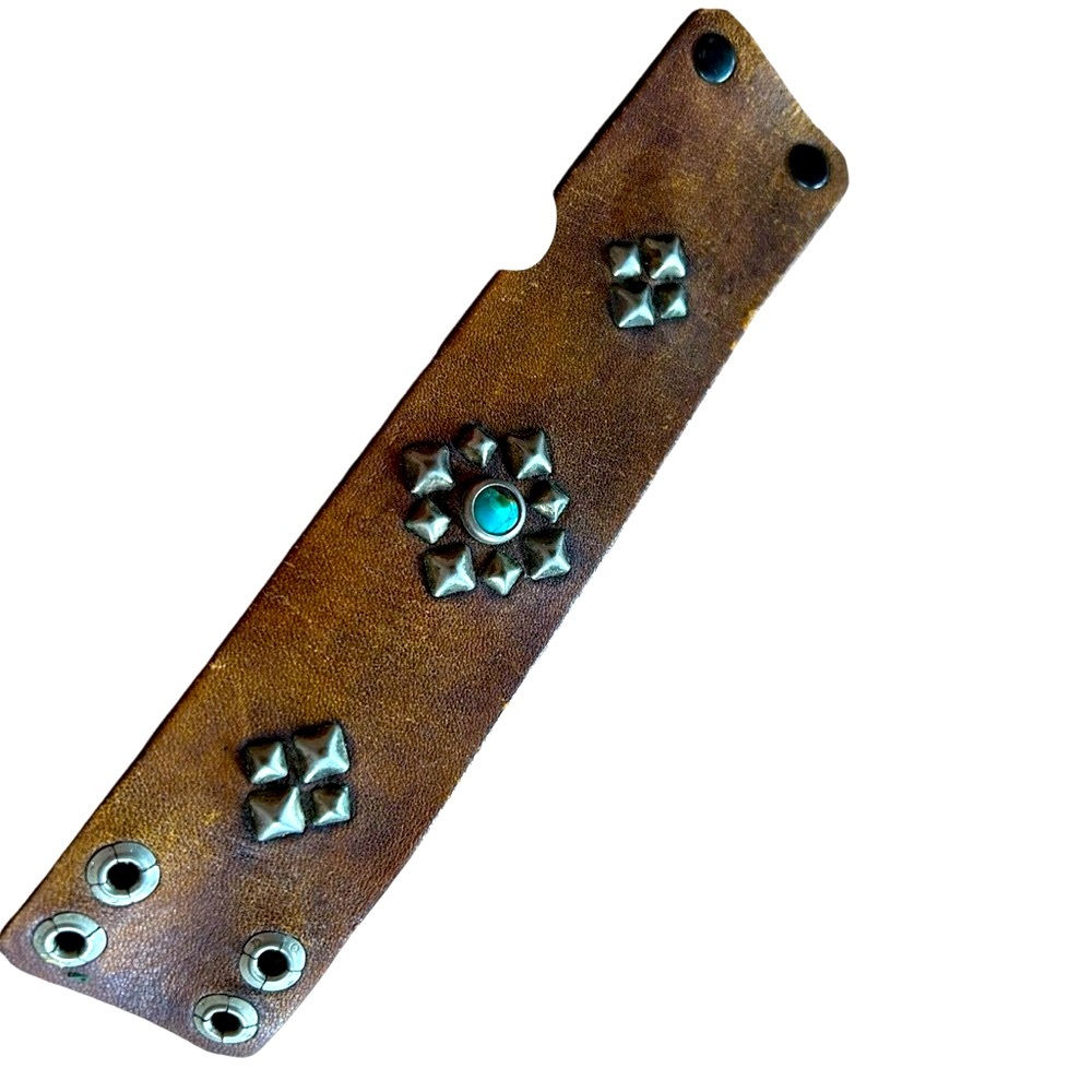 Vintage Leather Cuff with Southwestern design Turquoise and Silver Flower Design - Picture 6 of 8